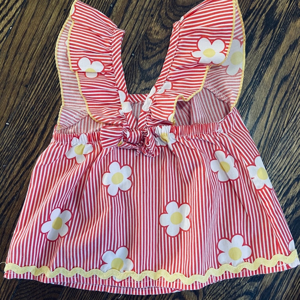 Cute baby girl flowy top, never worn!